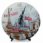 Horloge de table en verre représentant un monument parisien vintage